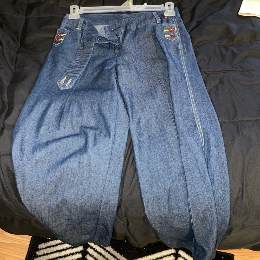 Larry Levine Petite Stretch Size 4P. These were thrifted.
